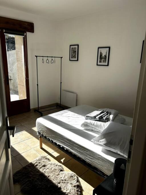 Superbe Appartement Dans Un Mas Nîmes Exterior foto